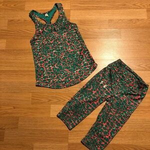 “Under Armour” 2pc set size XS/SM (5/6) in great condition